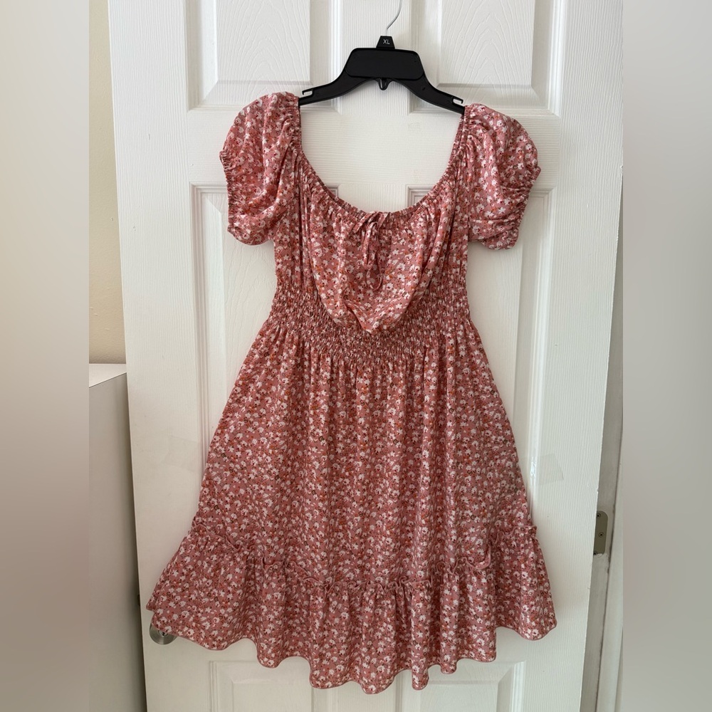 NWT Pink and White Ruffled Sundress with Cap Puff Sleevesj